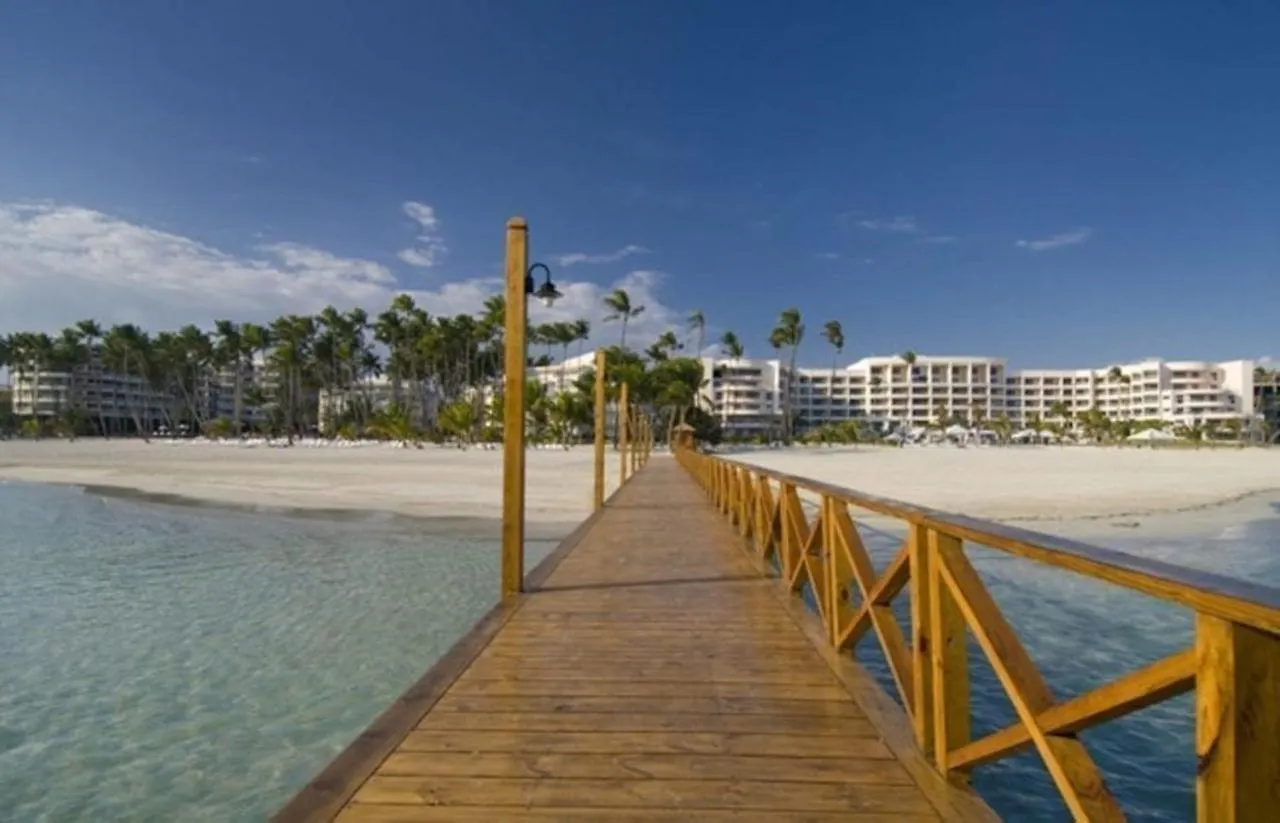 New! Unique Beachfront And Pool View Apartment At Juan Dolio