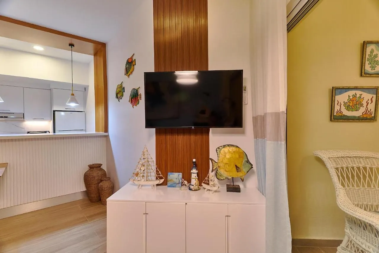 New! Unique Beachfront And Pool View Apartment At חואן דוליו